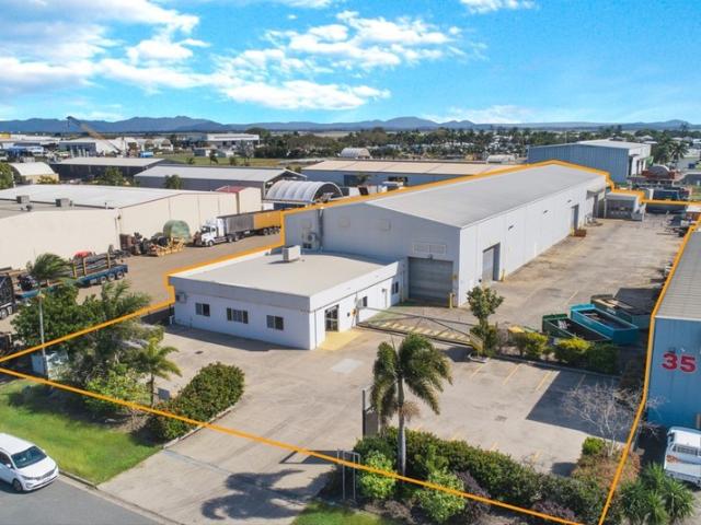 Warehouse for rent in Bakers Creek, Queensland