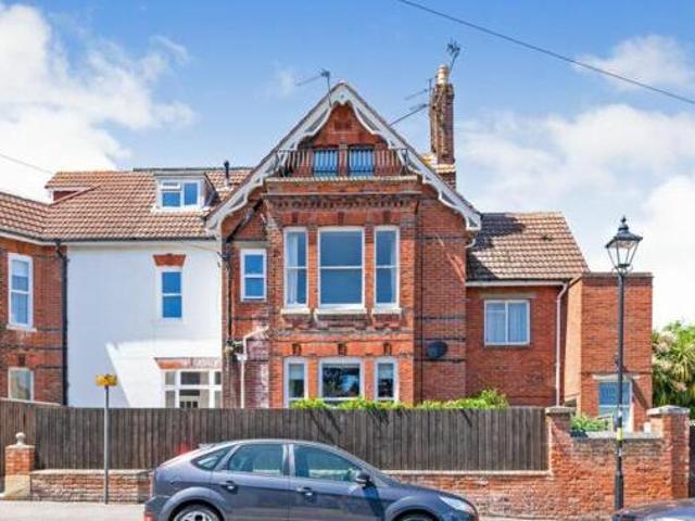 House for sale in Middlecroft, Hampshire