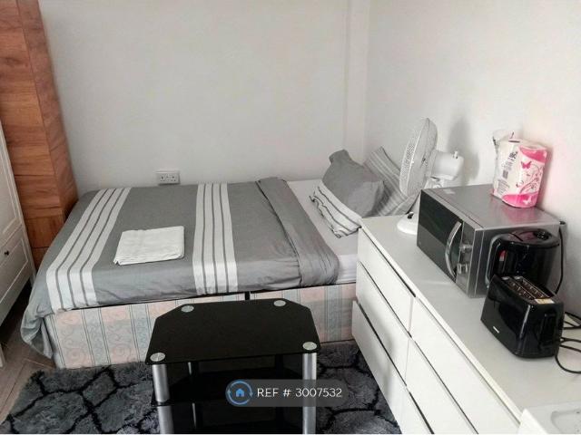 Studio for rent in London Borough of Redbridge, Greater London
