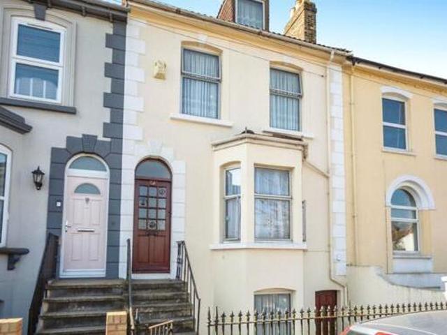 House for sale in Brompton, Gillingham