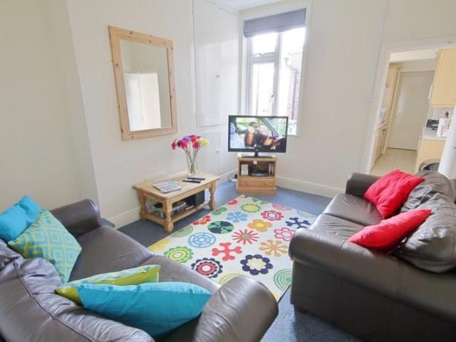 House for rent in Elmfield, Leicestershire