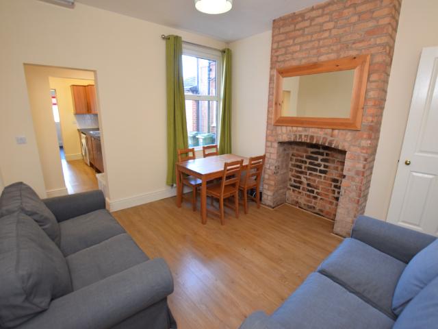 Room for rent in Elmfield, Leicestershire