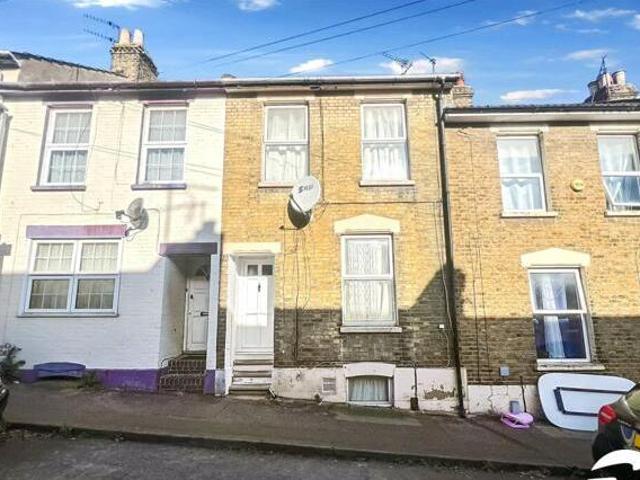 House for sale in Brompton, Chatham