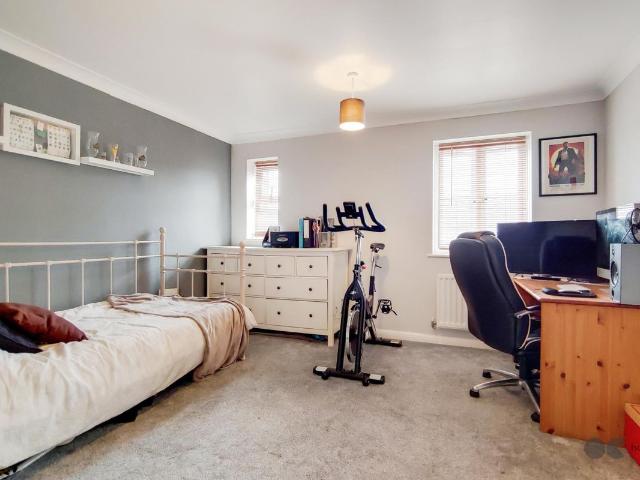 Apartment for rent in Harold Hill, Greater London