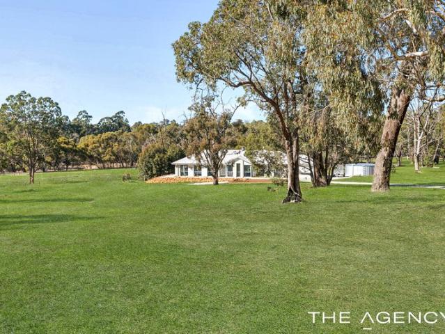 Cottage for sale in Bakers Hill, Western Australia