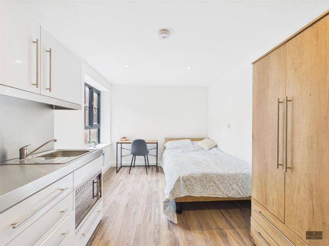 Apartment for rent in St Philip's Marsh, Feckenham