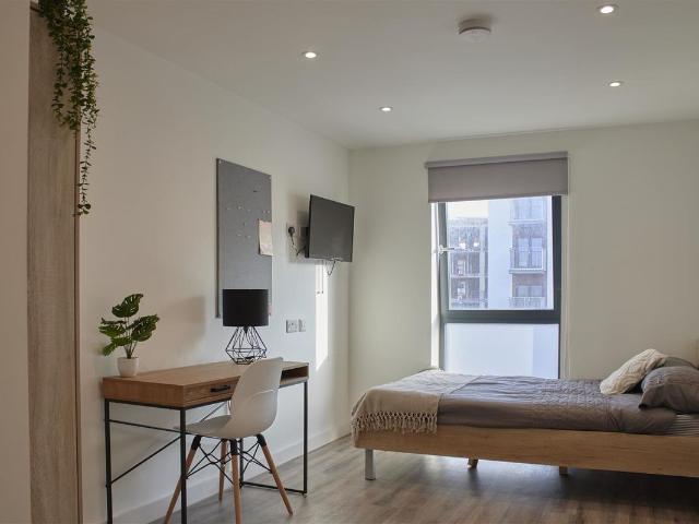 Room for rent in St Philip's Marsh, Feckenham