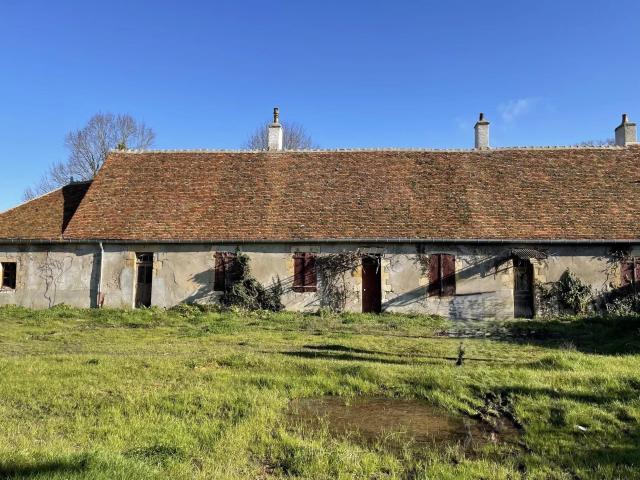 Maison vente à Saint-Amand-Montrond, Cuffy
