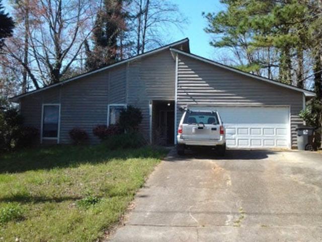 House for sale in Lilburn, Georgia