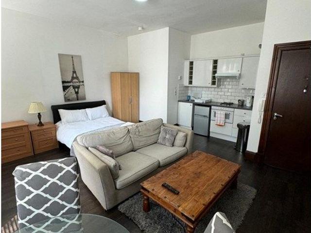 Studio for rent in Ibroxholm, Glasgow