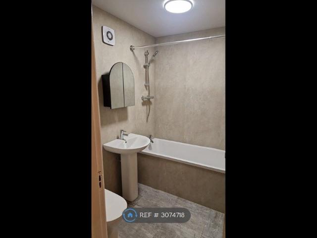 Apartment for rent in Victory Gardens, Renfrew