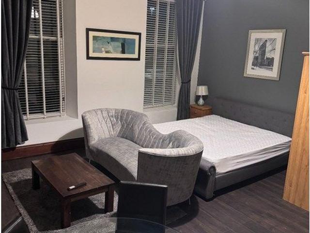 Studio for rent in Ibroxholm, Bellahouston
