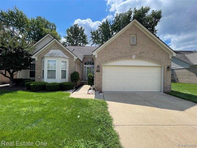 Condo for sale in Sterling Heights