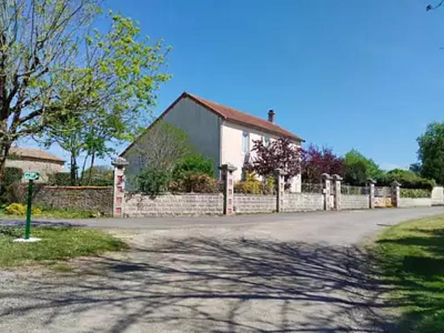 Maison vente à Confolens, Paizay-naudouin-embourie