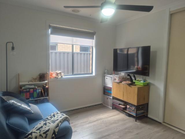 Room for rent in Camerons Creek, Victoria