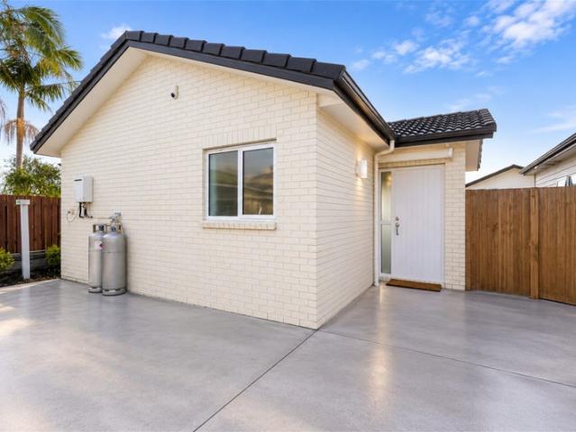 Apartment for rent in Pakuranga Heights, Howick