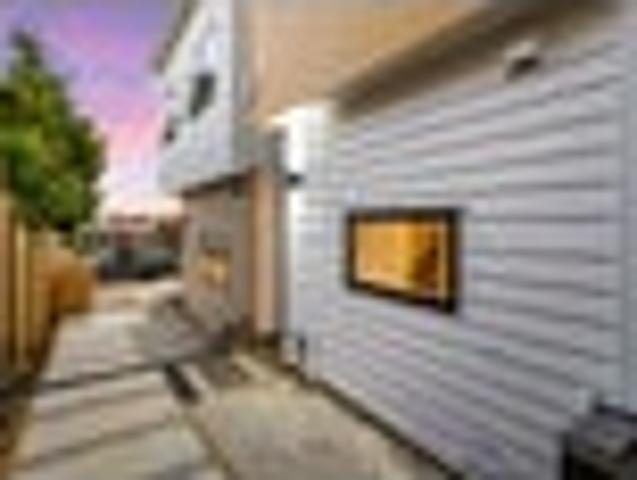 Townhouse for rent in Howick, Oroua County