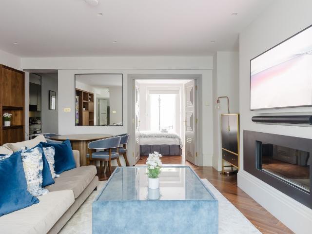 Apartment for rent in Kensington, Greater London