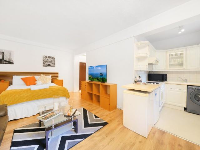 Studio for rent in Kensington, Greater London