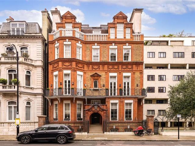 Apartment for rent in South Kensington, Greater London