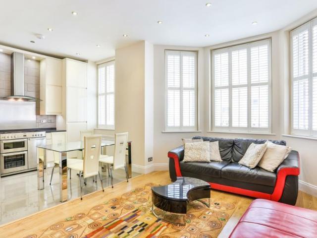 Apartment for rent in West Kensington, Greater London
