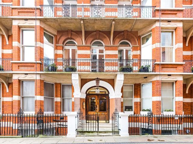 Apartment for rent in South Kensington, Greater London
