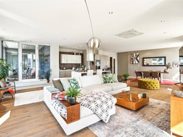 House for rent in Victoria, Greater London