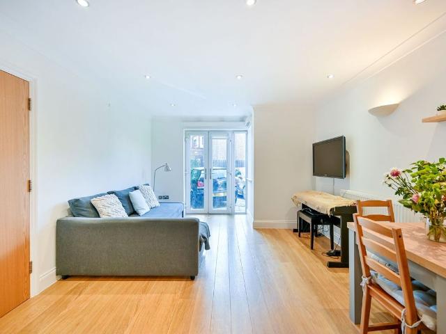 Apartment for rent in London Borough of Lambeth, Greater London