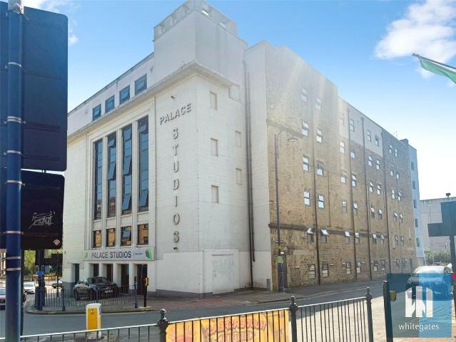 Studio for rent in Huddersfield, West Yorkshire