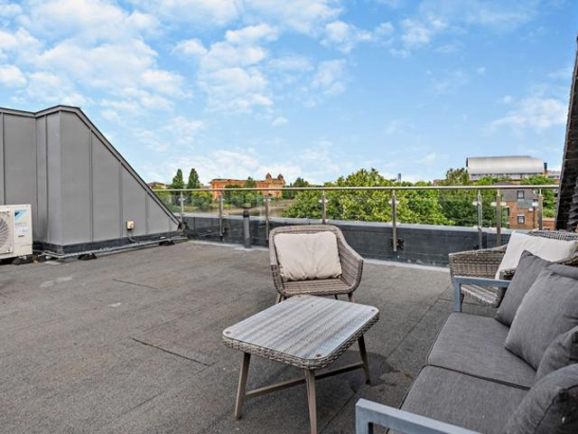 Apartment for rent in Hammersmith, Greater London