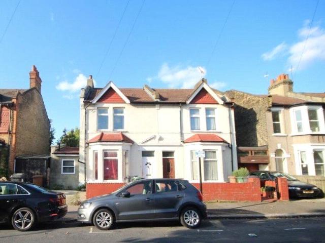Apartment for rent in Leyton, Greater London