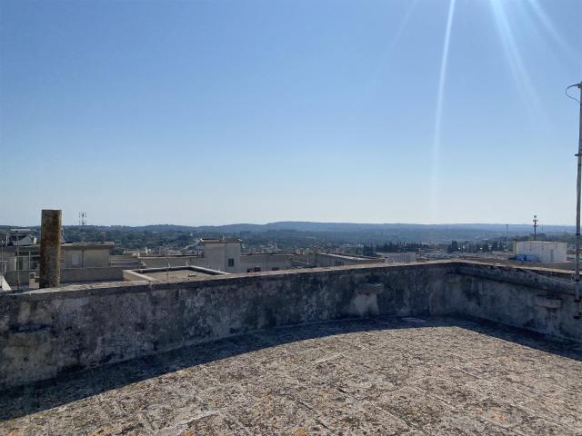 Locale Commerciale in vendita a Puglia, Brindisi