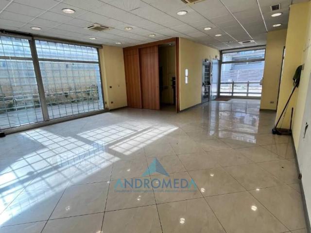 Palazzo in affitto a Arzano, Campania