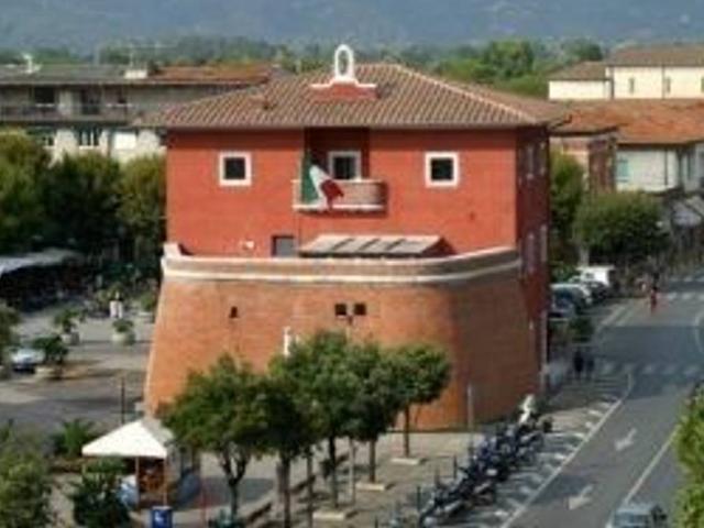 Palazzo in affitto a Vittoria Apuana, Forte Dei Marmi