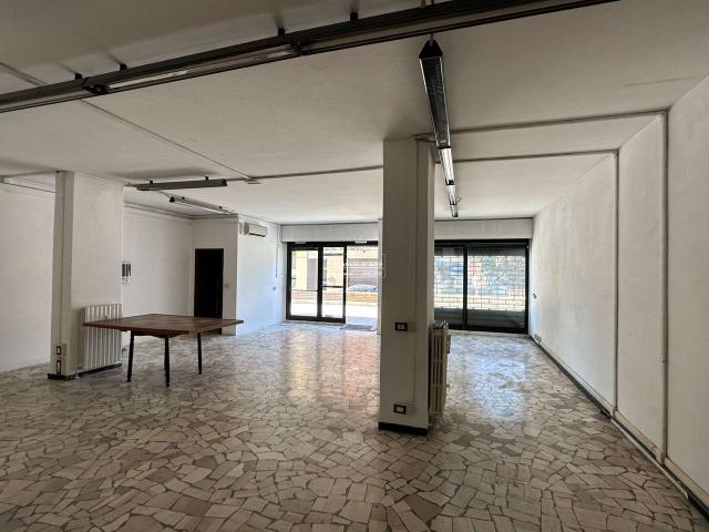 Palazzo in affitto a San Faustino-Madonnina-Quattroville, Modena