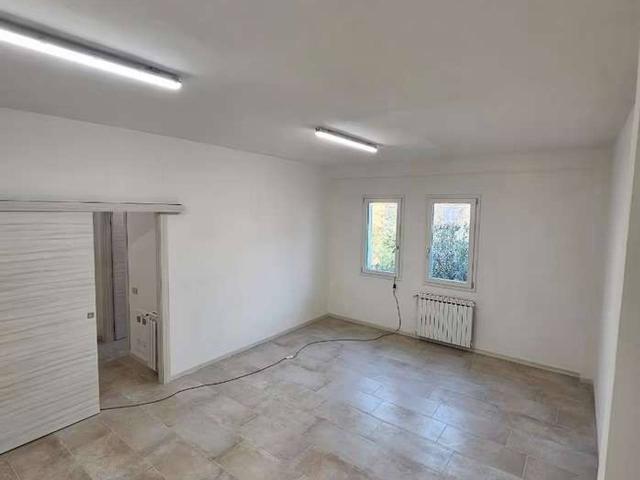 Palazzo in affitto a Crocetta-San Lazzaro-Modena Est, Modena