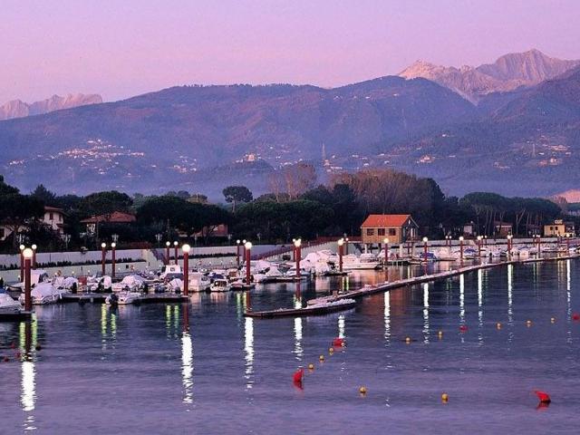 Palazzo in affitto a Vittoria Apuana, Forte Dei Marmi