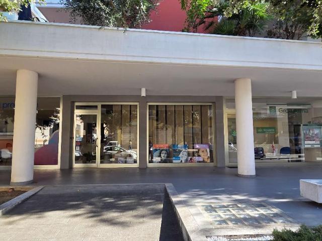 Palazzo in vendita a Palombare, Marche
