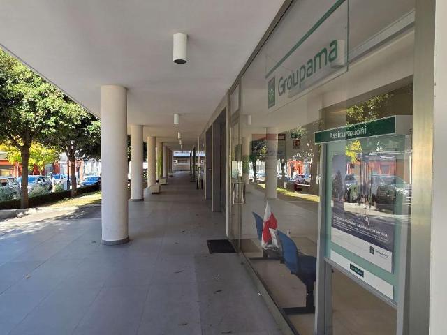 Palazzo in vendita a Palombare, Marche