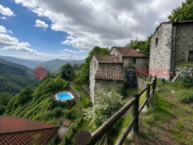 Palazzo in vendita a Unione dei comuni Media Valle del Serchio, Limano