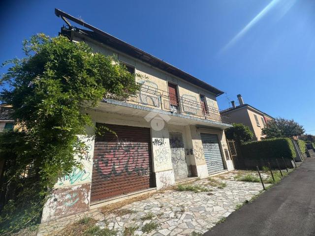 Palazzo in vendita a Zona Ovest, Brescia