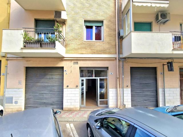 Palazzo in vendita a Bonaria, Cagliari