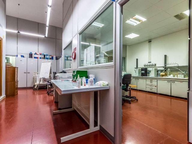 Palazzo in vendita a Sant'Avendrace-Santa Gilla, Cagliari