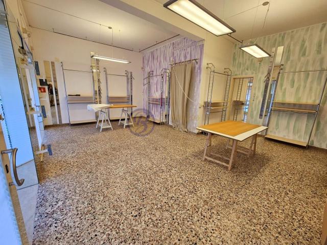 Palazzo in vendita a Camaiore, Toscana