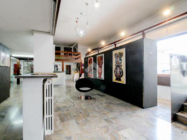 Palazzo in vendita a Pirlotti, Capriolo