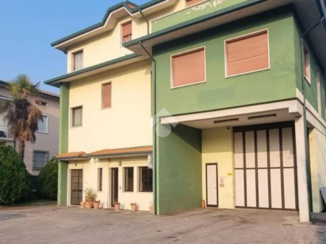 Palazzo in vendita a Flero, Lombardia
