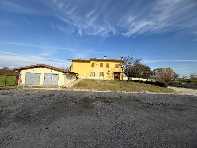 Palazzo in vendita a Castiglione Delle Stiviere, Lombardia