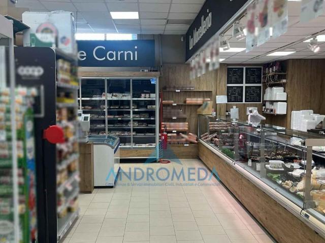 Palazzo in vendita a Cercola, Napoli