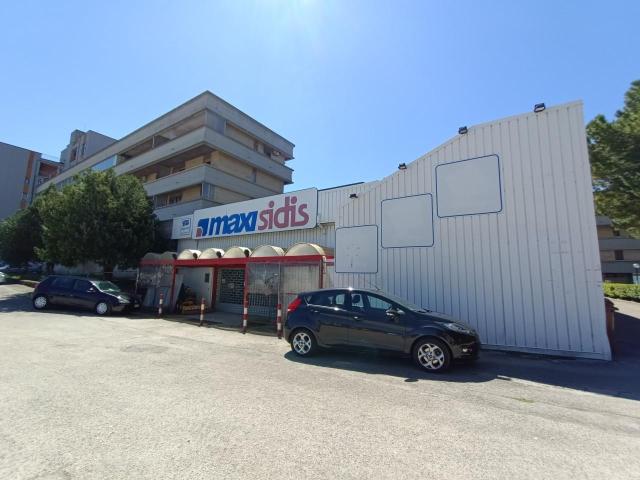 Palazzo in vendita a Chieti Scalo, Chieti