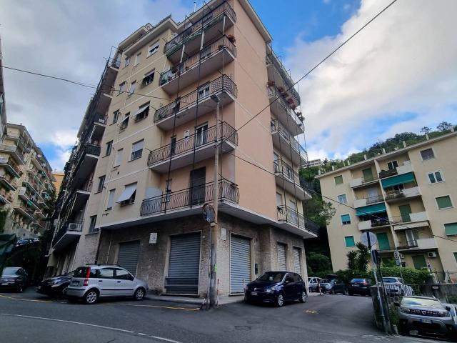 Palazzo in vendita a Bassa Val Bisagno, Serra Riccò